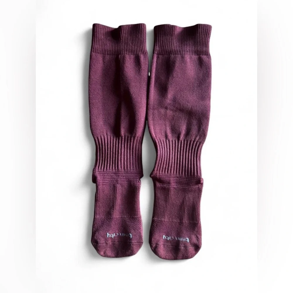 TCK Maroon Boys Baseball Socks Youth Size Small - Worn Once